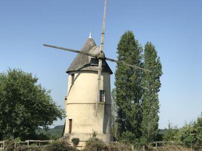Moulin A Vent Le Champ Du Trail Villa Saint-Cyr-des-Gats Bagian luar foto