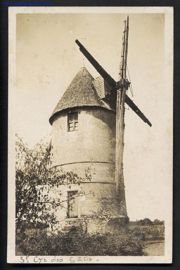 Moulin A Vent Le Champ Du Trail Villa Saint-Cyr-des-Gats Bagian luar foto
